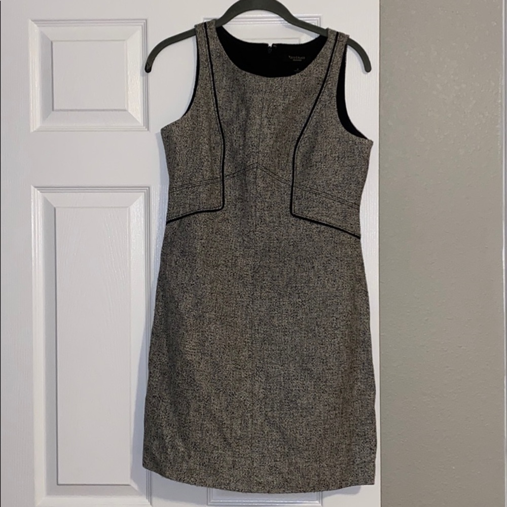 Sleeveless fitted shirt dress